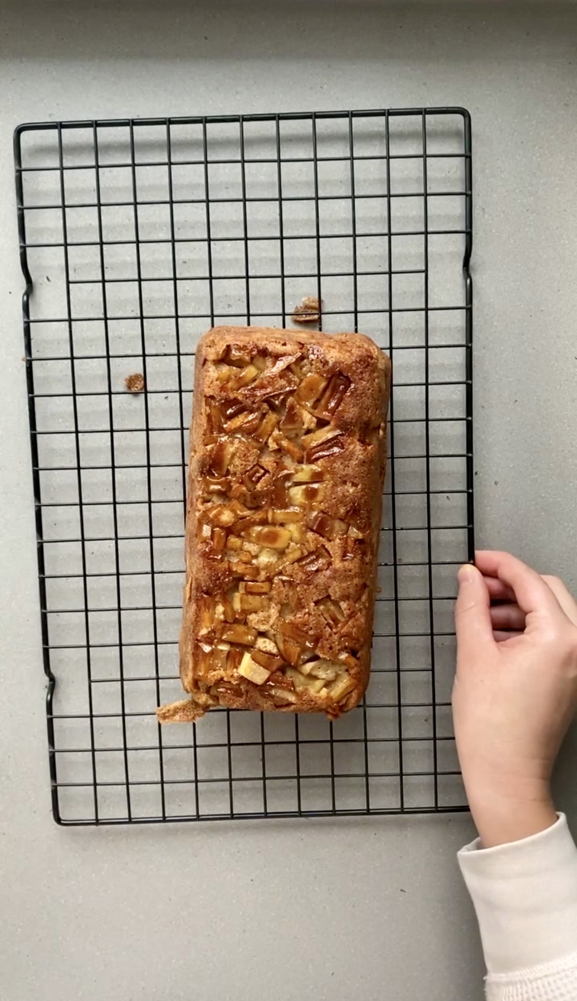 apple pear loaf ready for serving.