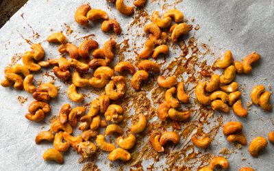 Honey Sriracha Cashews