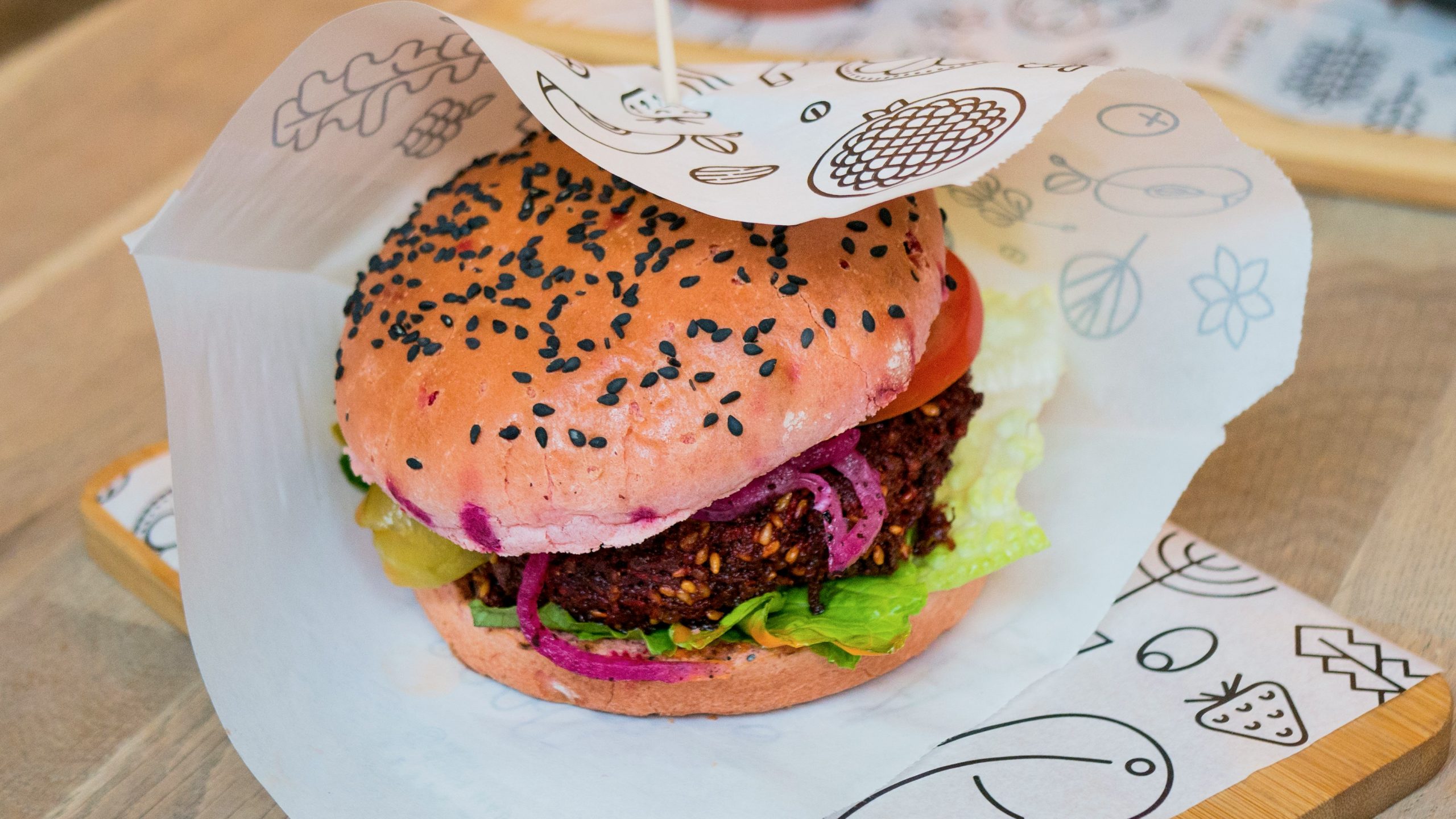 grooveland-designs-Kjt-sJbgy8I-unsplash lentil and beetroot burgers