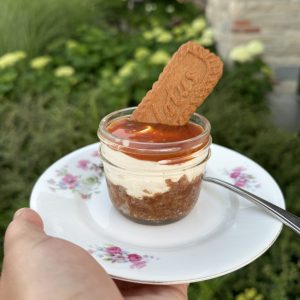 biscoff cheesecake cups in mini mason jar